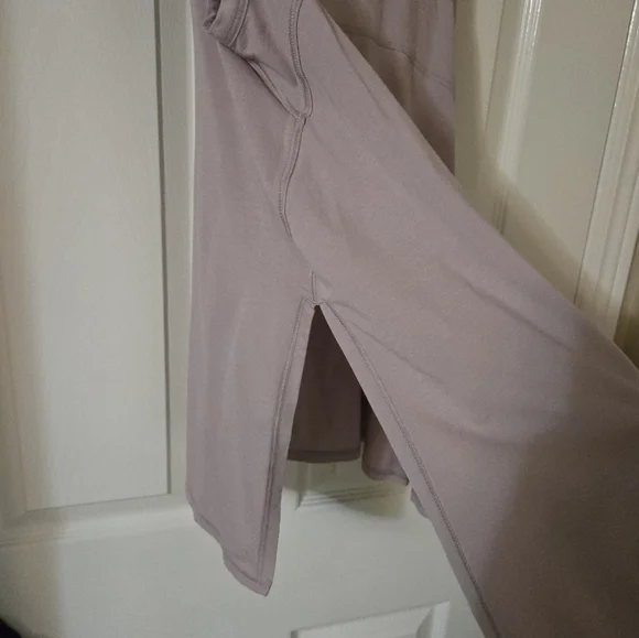 Lululemon Tank with side slits Size S - Picture 3 of 6